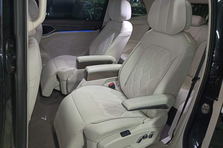 Used Volkswagen Viloran 2024 380TSI Premium Edition Left Rear Seat