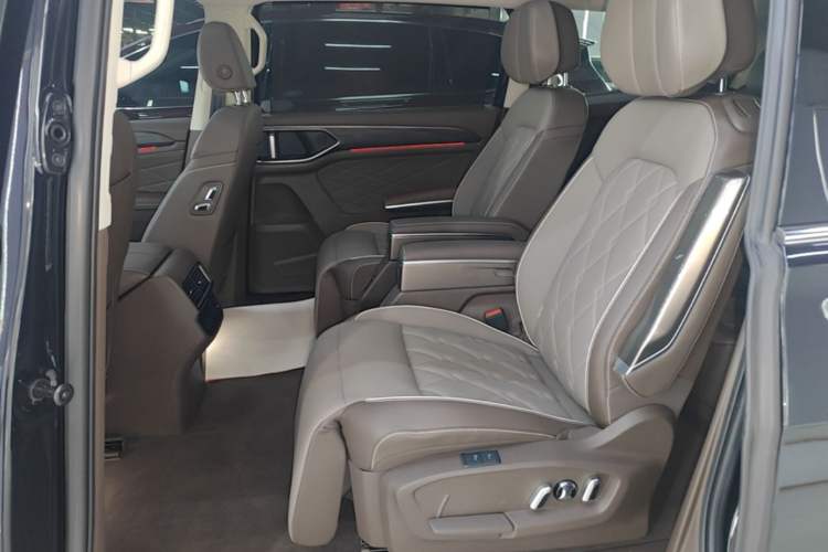 Used Volkswagen Viloran 2024 380TSI Premium Edition Left Rear Seat
