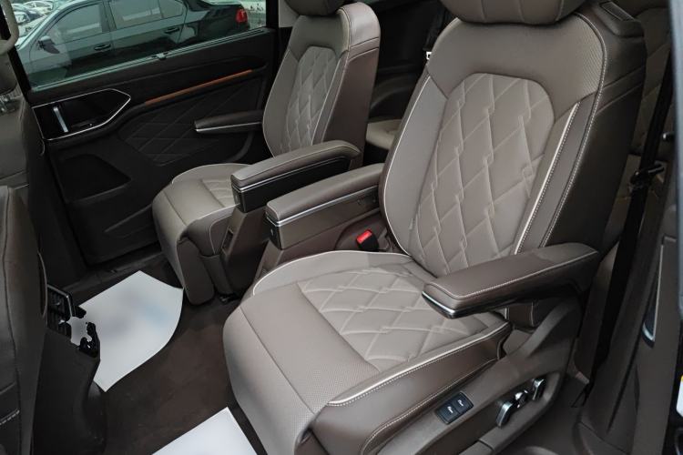 Used Volkswagen Viloran 2024 380TSI Premium Edition Left Rear Seat