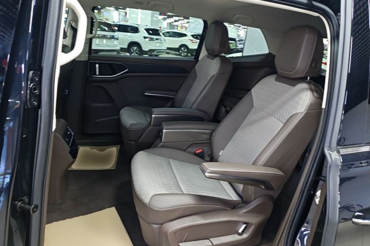 Used Volkswagen Viloran 2024 330TSI Business Edition Left Rear Seat