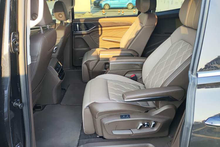 Used Volkswagen Viloran 2024 380TSI Premium Edition Left Rear Seat