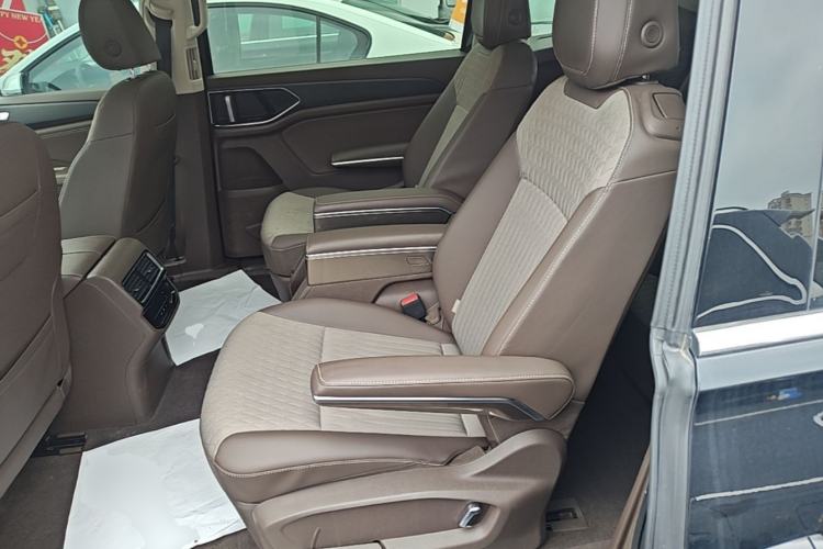 Used Volkswagen Viloran 2024 330TSI Business Edition Left Rear Seat