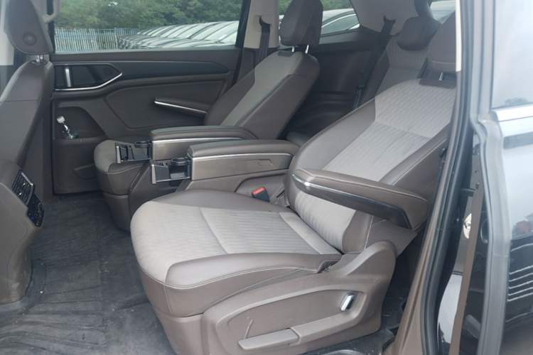 Used Volkswagen Viloran 2024 330TSI Business Edition Left Rear Seat