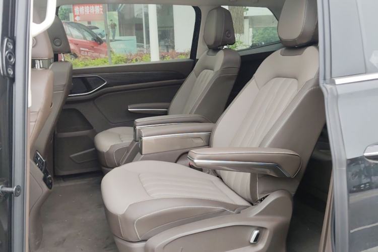 Used Volkswagen Viloran 2024 380TSI Luxury Edition Left Rear Seat