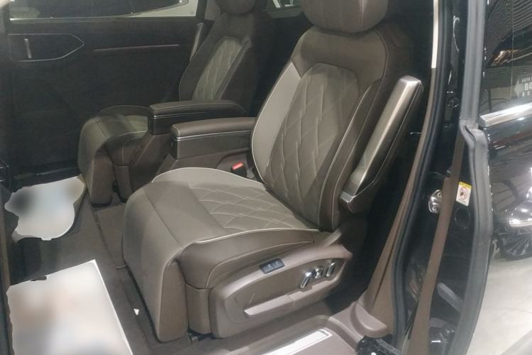 Used Volkswagen Viloran 2024 380TSI Premium Edition Left Rear Seat