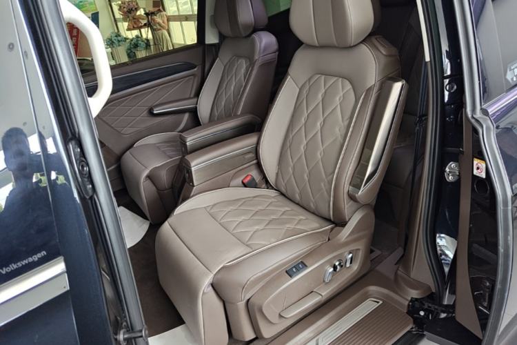 Used Volkswagen Viloran 2024 380TSI Premium Edition Left Rear Seat