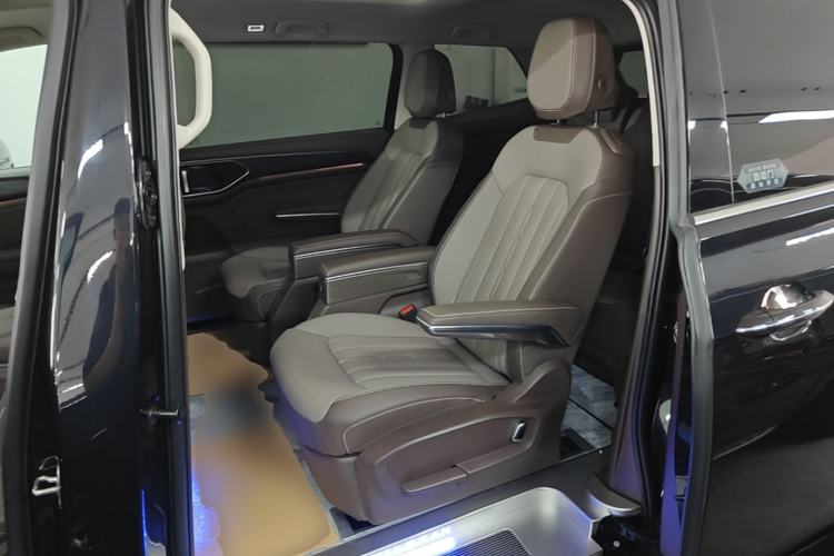 Used Volkswagen Viloran 2024 380TSI Luxury Edition Left Rear Seat