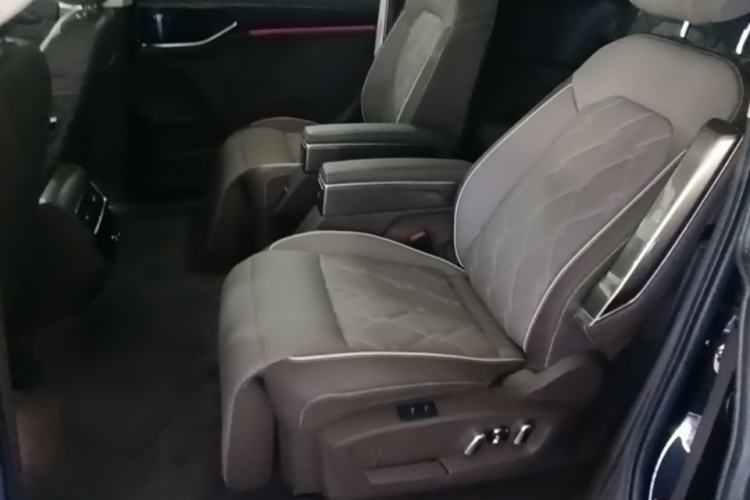 Used Volkswagen Viloran 2024 380TSI Premium Edition Left Rear Seat