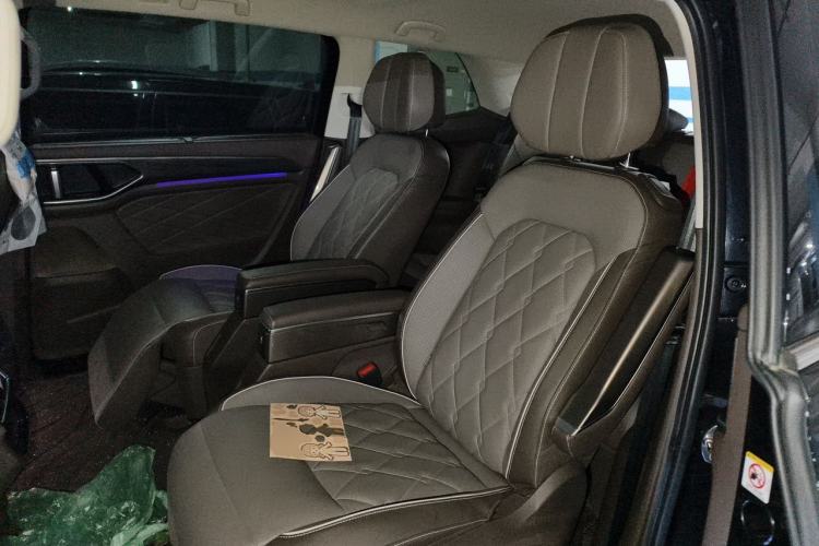 Used Volkswagen Viloran 2024 380TSI Premium Edition Left Rear Seat