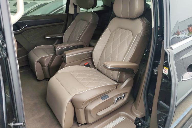 Used Volkswagen Viloran 2024 380TSI Premium Edition Left Rear Seat