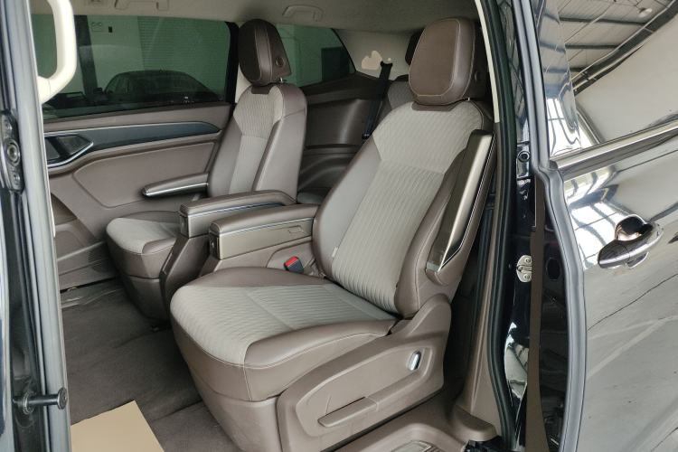 Used Volkswagen Viloran 2024 330TSI Business Edition Left Rear Seat