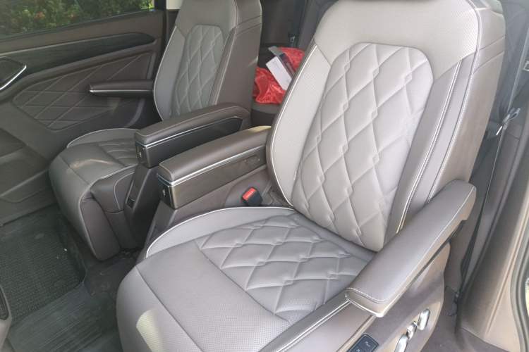 Used Volkswagen Viloran 2024 380TSI Premium Edition Left Rear Seat