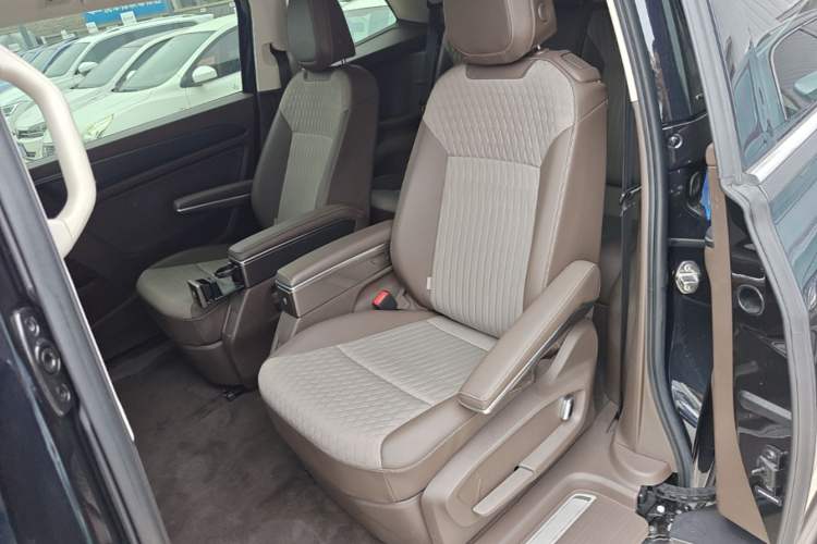 Used Volkswagen Viloran 2024 330TSI Business Edition Left Rear Seat