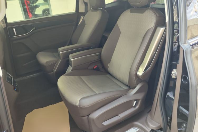 Used Volkswagen Viloran 2024 330TSI Business Edition Left Rear Seat