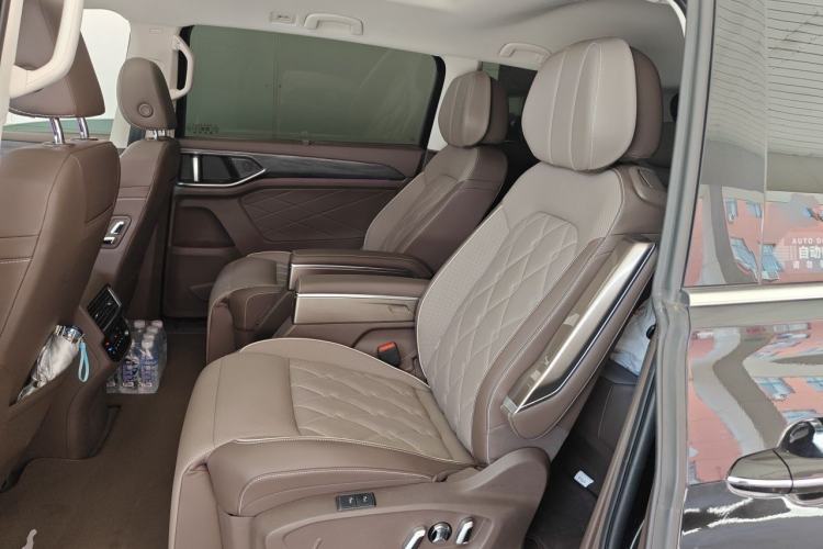 Used Volkswagen Viloran 2024 380TSI Premium Edition Left Rear Seat