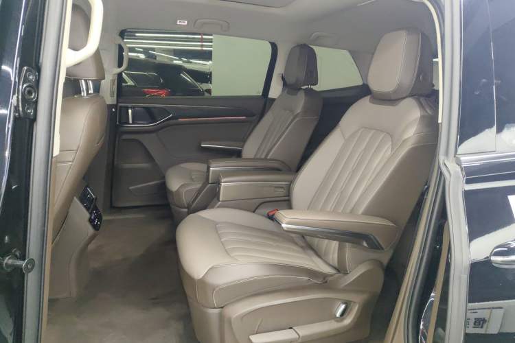 Used Volkswagen Viloran 2024 380TSI Luxury Edition Left Rear Seat
