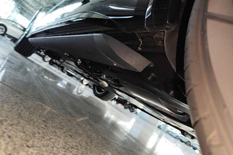 Used Volkswagen Viloran 2024 380TSI Premium Edition Left Side Sill