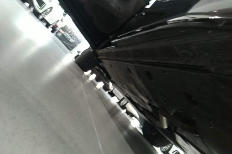 Used Volkswagen Viloran 2024 380TSI Premium Edition Left Side Sill