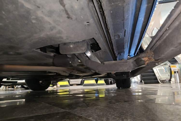 Used Volkswagen Viloran 2024 380TSI Luxury Edition Left Side Sill
