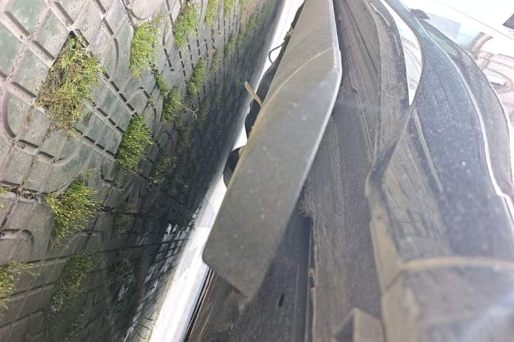 Used Volkswagen Viloran 2024 380TSI Premium Edition Left Side Sill