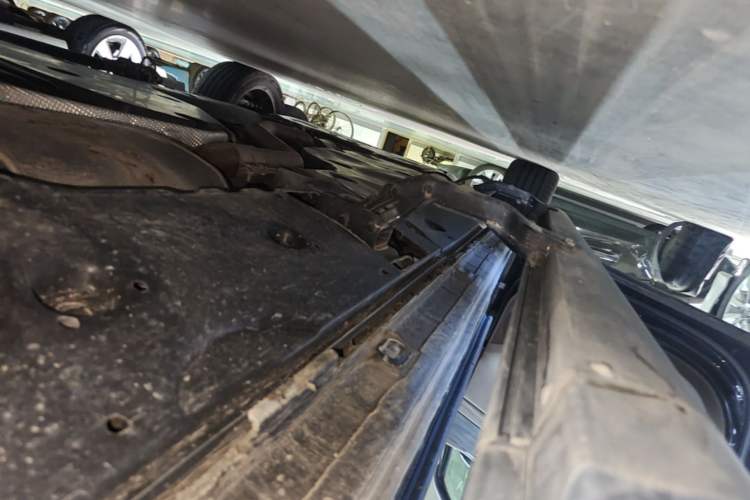 Used Volkswagen Viloran 2024 380TSI Premium Edition Left Side Sill