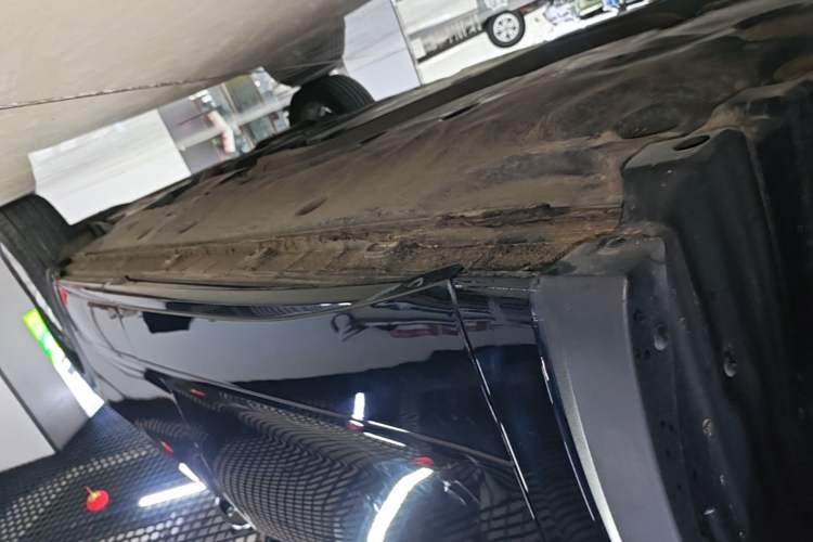Used Volkswagen Viloran 2024 330TSI Business Edition Left Side Sill
