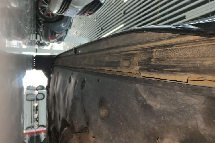 Used Volkswagen Viloran 2024 330TSI Business Edition Left Side Sill