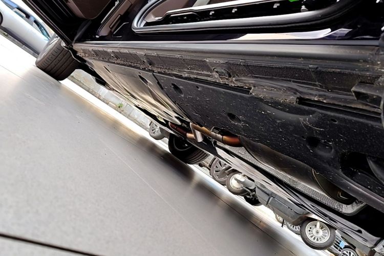 Used Volkswagen Viloran 2024 380TSI Premium Edition Left Side Sill