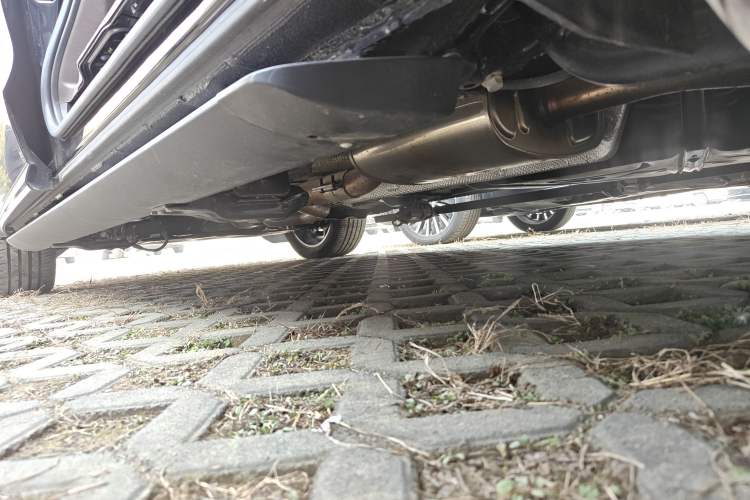 Used Volkswagen Viloran 2024 380TSI Premium Edition Left Side Sill