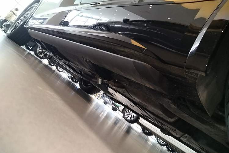 Used Volkswagen Viloran 2024 380TSI Premium Edition Left Side Sill