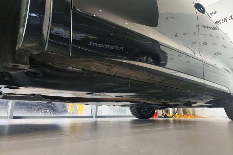 Used Volkswagen Viloran 2024 380TSI Premium Edition Left Side Sill