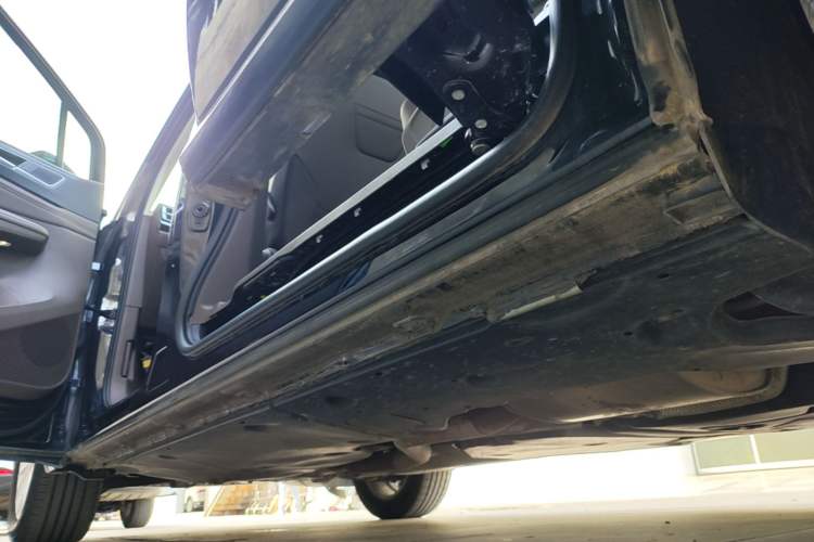 Used Volkswagen Viloran 2024 330TSI Business Edition Left Side Sill