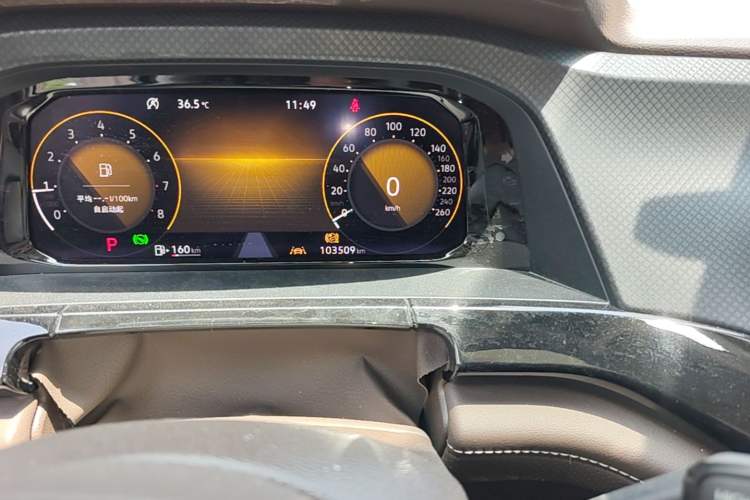 Used Volkswagen Viloran 2024 330TSI Business Edition Odometer Close Up