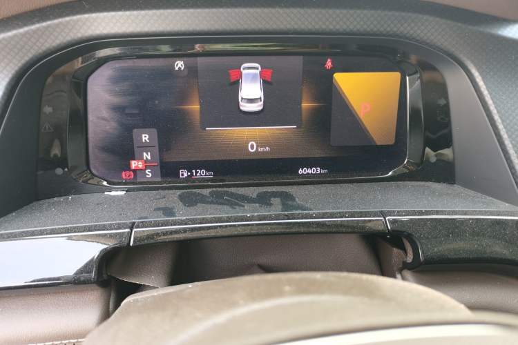 Used Volkswagen Viloran 2024 330TSI Business Edition Odometer Close Up