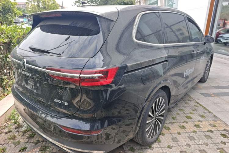 Used Volkswagen Viloran 2024 380TSI Premium Edition Rear Right 45 Deg
