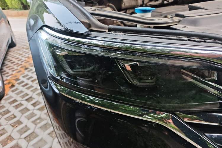 Used Volkswagen Viloran 2024 380TSI Premium Edition Right Front Headlight