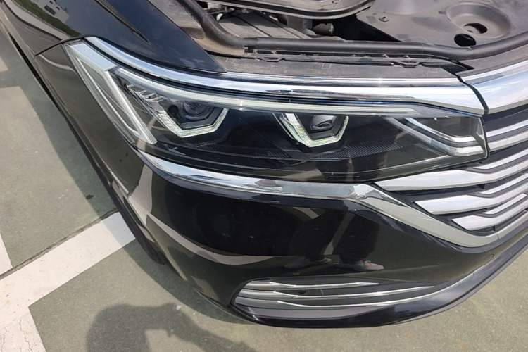 Used Volkswagen Viloran 2024 380TSI Premium Edition Right Front Headlight