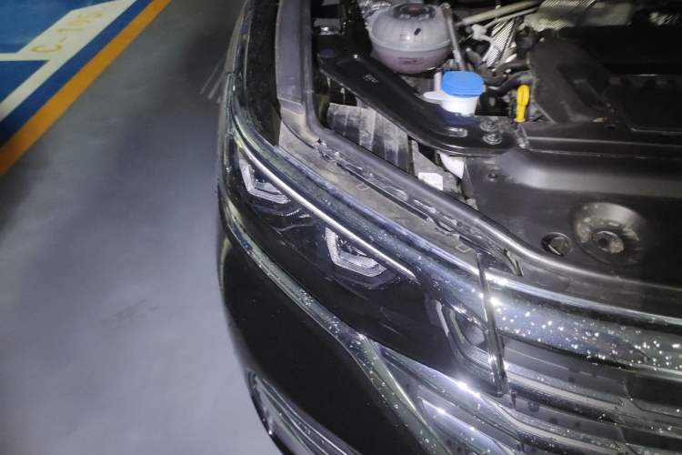 Used Volkswagen Viloran 2024 380TSI Premium Edition Right Front Headlight