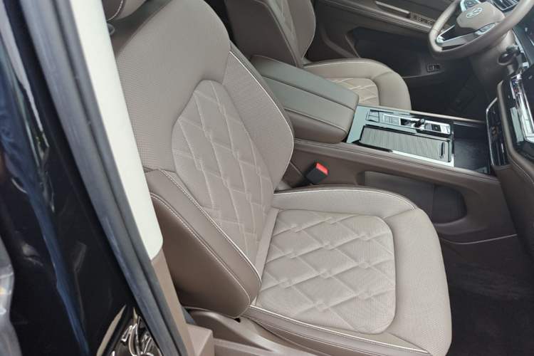 Used Volkswagen Viloran 2024 380TSI Premium Edition Right Front Seat