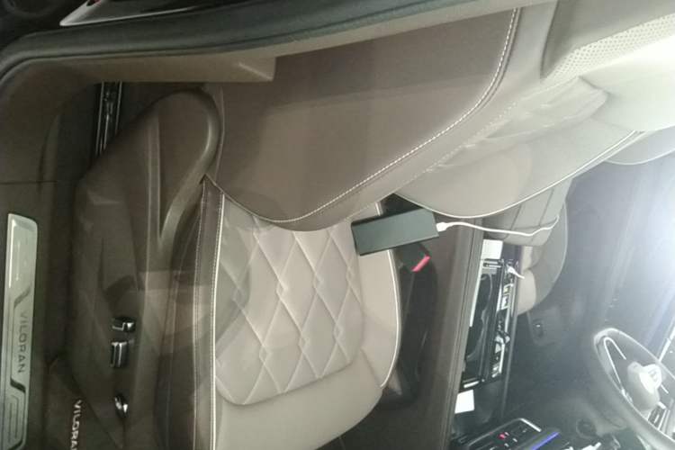 Used Volkswagen Viloran 2024 380TSI Premium Edition Right Front Seat