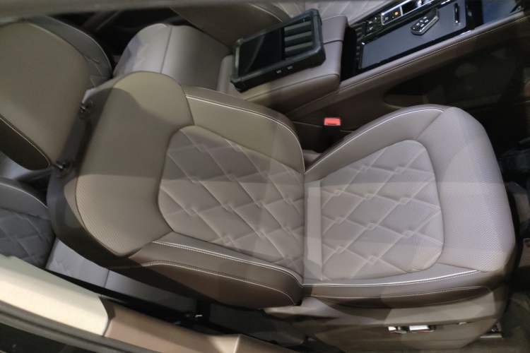 Used Volkswagen Viloran 2024 380TSI Premium Edition Right Front Seat