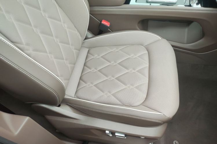 Used Volkswagen Viloran 2024 380TSI Premium Edition Right Front Seat