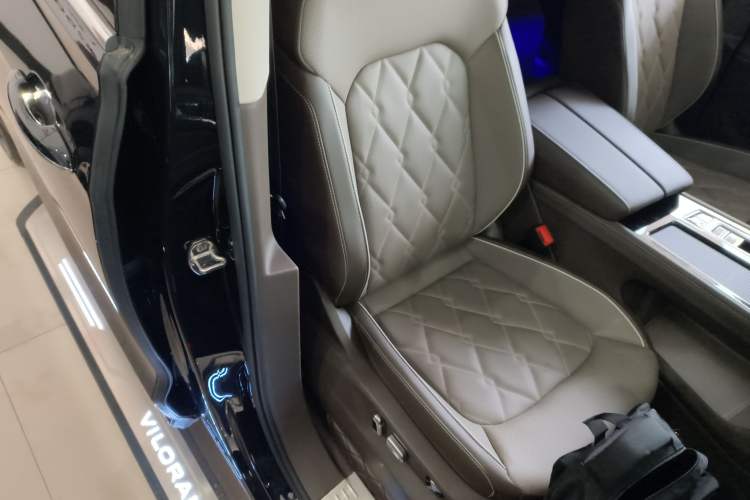 Used Volkswagen Viloran 2024 380TSI Premium Edition Right Front Seat