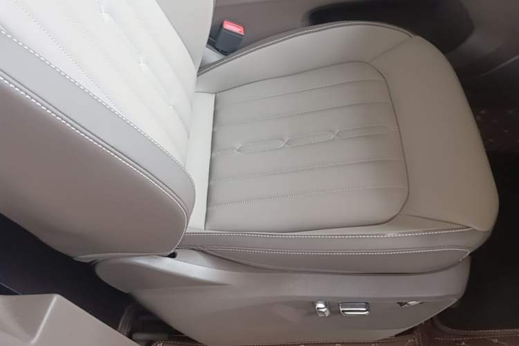 Used Volkswagen Viloran 2024 330TSI Luxury Edition Right Front Seat