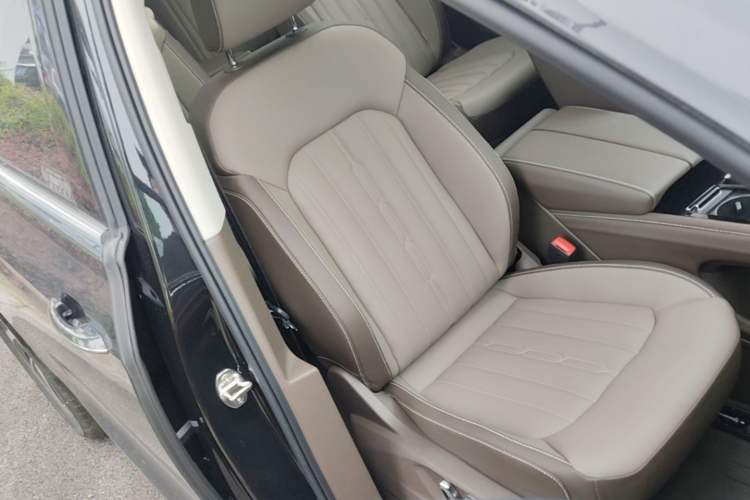 Used Volkswagen Viloran 2024 380TSI Luxury Edition Right Front Seat