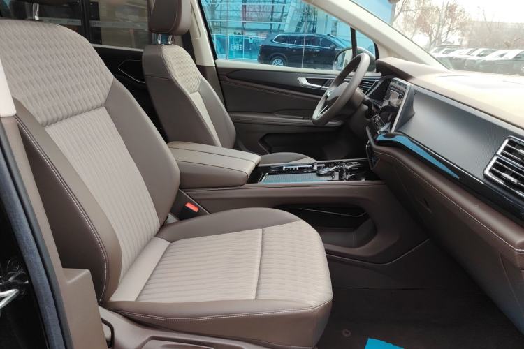 Used Volkswagen Viloran 2024 330TSI Business Edition Right Front Seat
