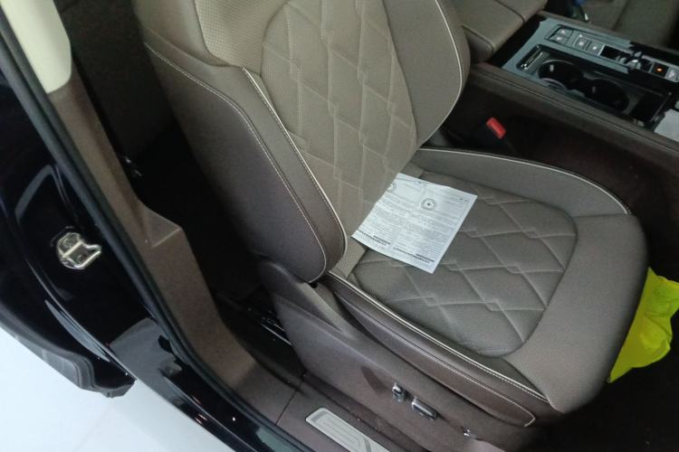 Used Volkswagen Viloran 2024 380TSI Premium Edition Right Front Seat