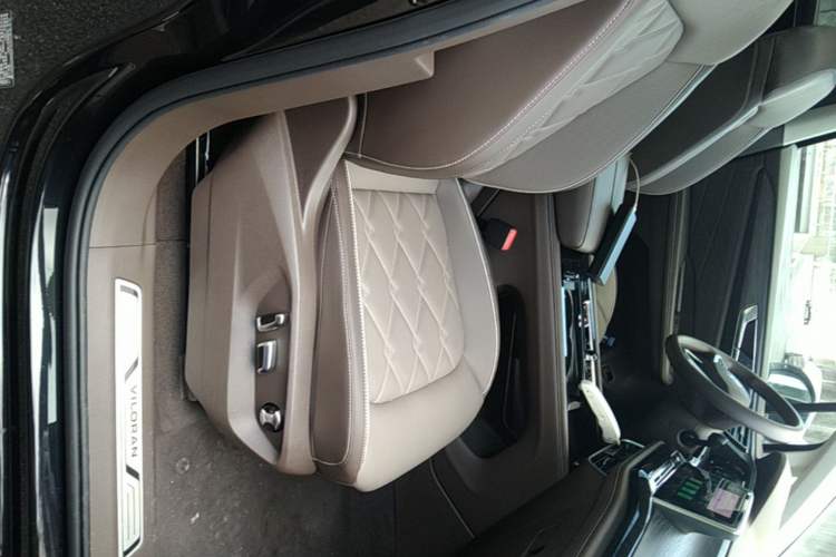 Used Volkswagen Viloran 2024 380TSI Premium Edition Right Front Seat