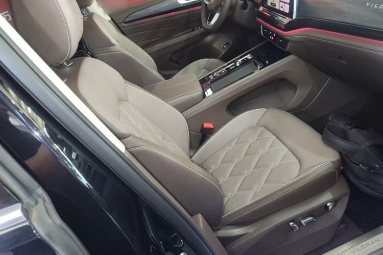 Used Volkswagen Viloran 2024 380TSI Premium Edition Right Front Seat