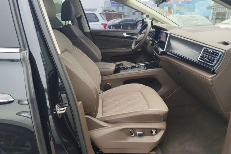 Used Volkswagen Viloran 2024 380TSI Premium Edition Right Front Seat